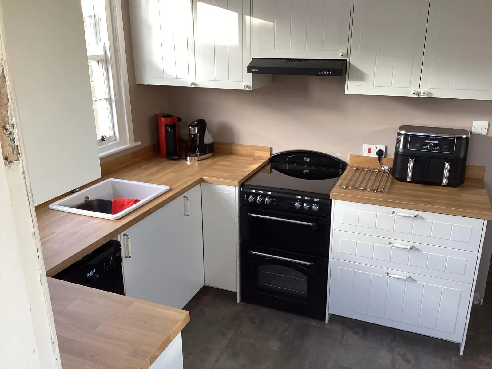 Modern kitchen design and installation by T M Joinery